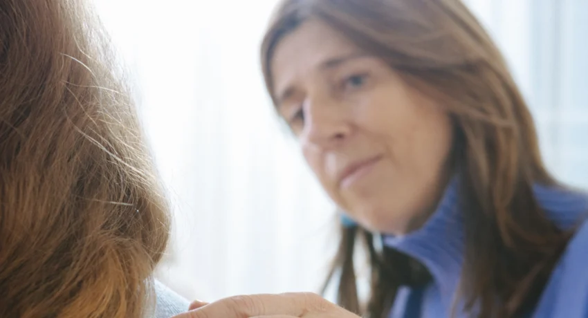 Jutta Haslmaier mit einer Teilnehmerin